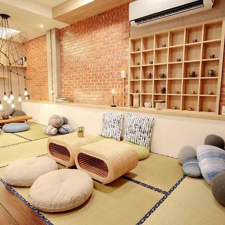 BIRD series B&B&Hostel複合式民宿 台南 外观 照片