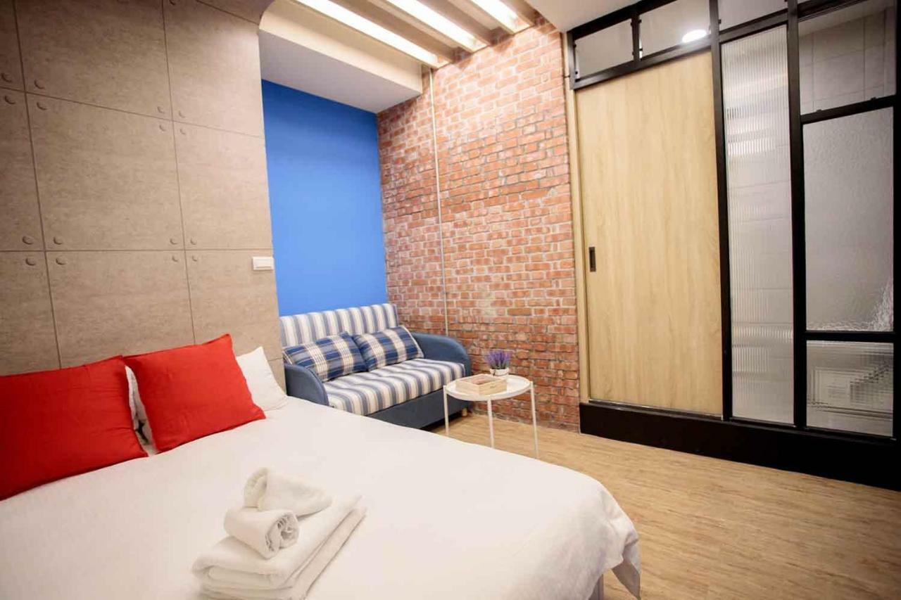 BIRD series B&B&Hostel複合式民宿 台南 外观 照片