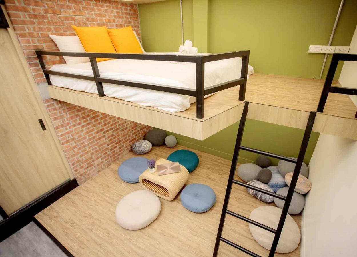 BIRD series B&B&Hostel複合式民宿 台南 外观 照片