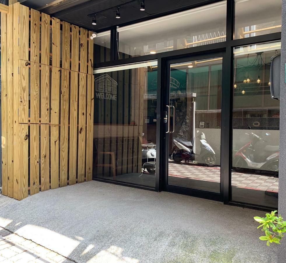 BIRD series B&B&Hostel複合式民宿 台南 外观 照片