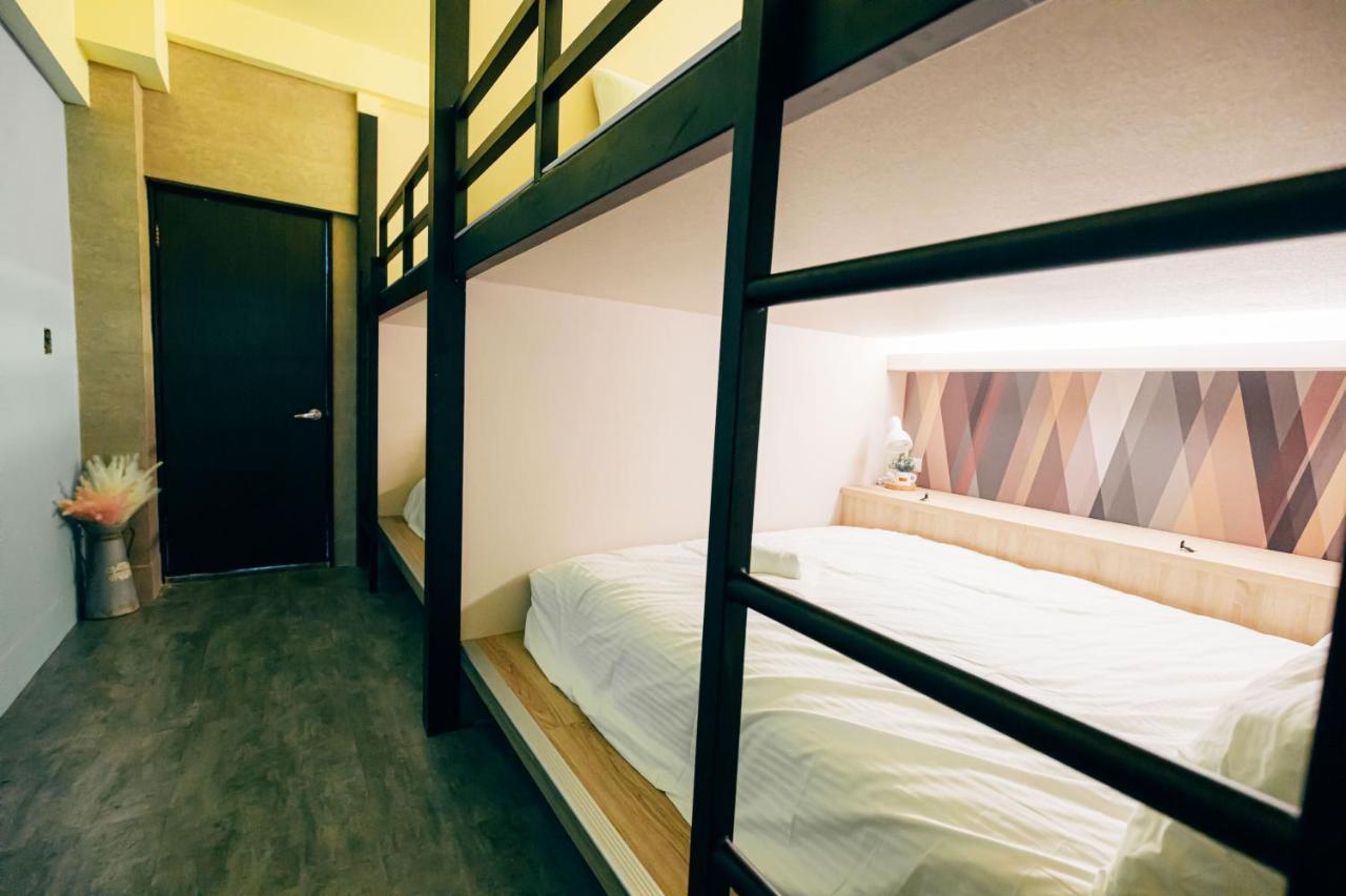 BIRD series B&B&Hostel複合式民宿 台南 外观 照片