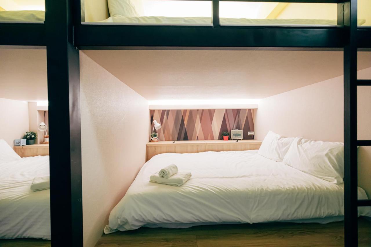 BIRD series B&B&Hostel複合式民宿 台南 外观 照片