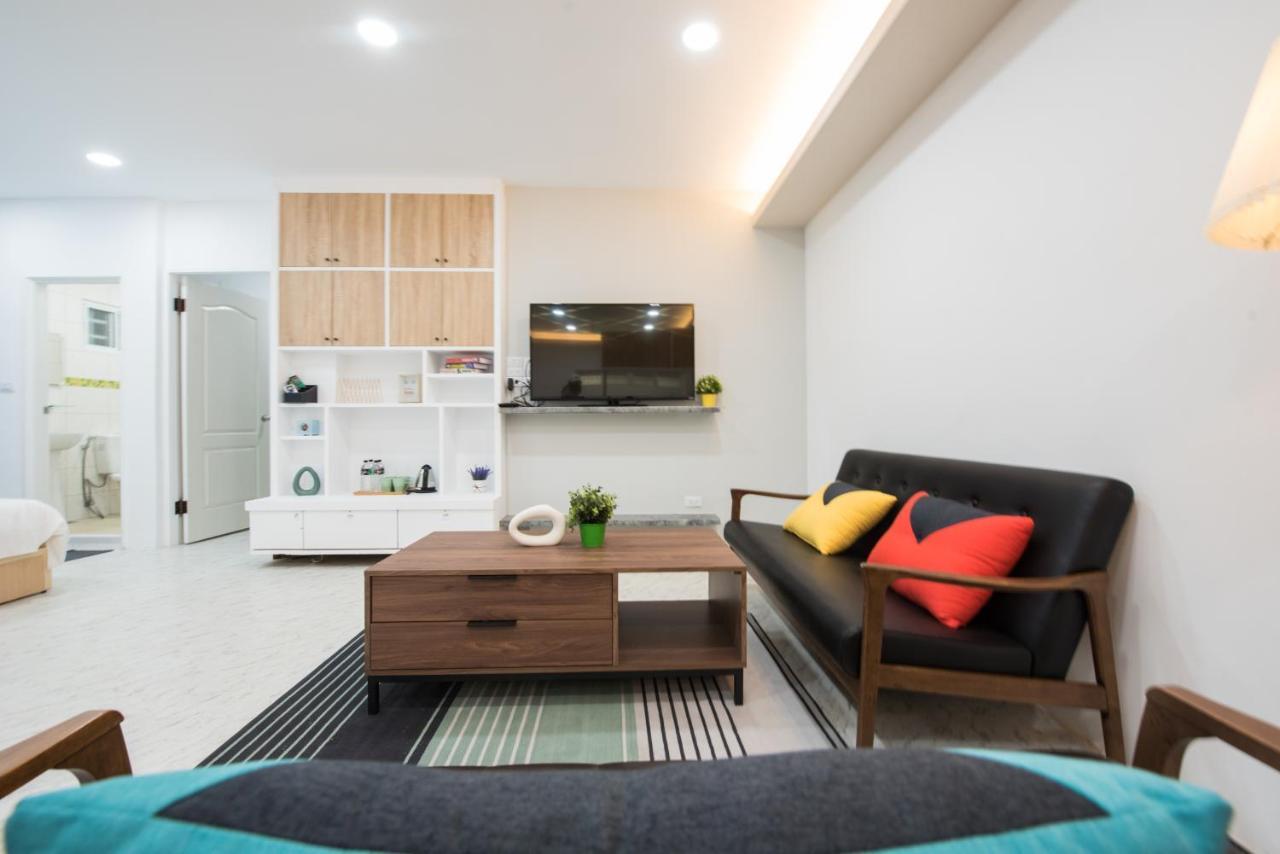 BIRD series B&B&Hostel複合式民宿 台南 外观 照片